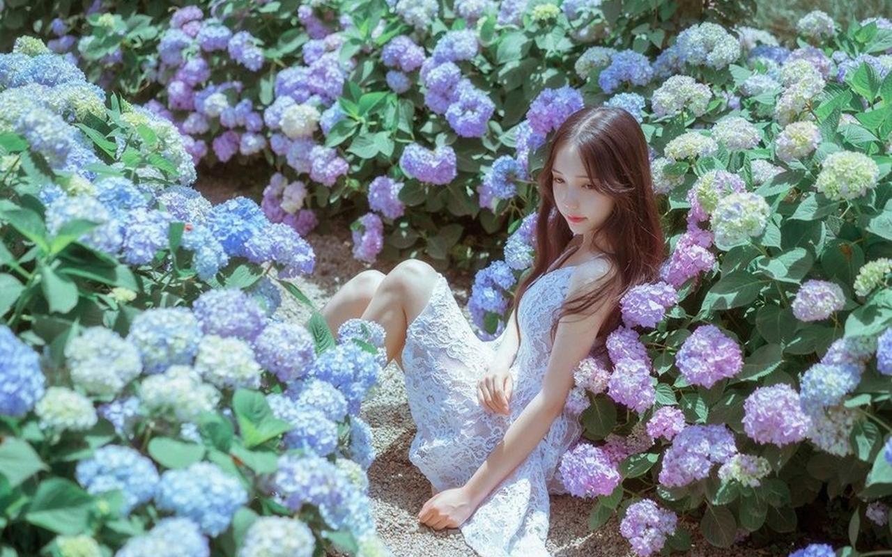 王毅会见塔吉克斯坦外长穆赫里丁